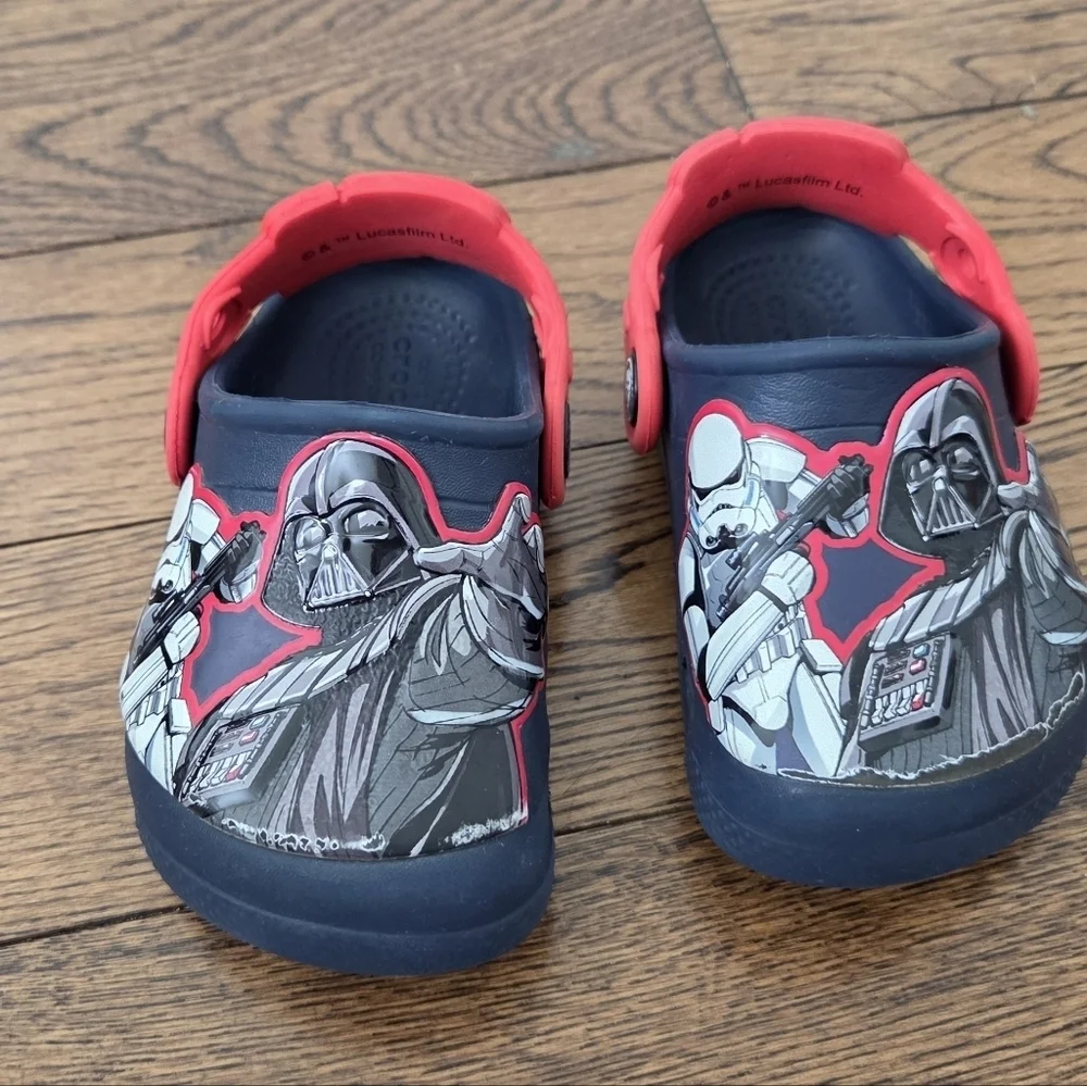 Crocs star Wars Darth Vader Navy & Red CROCBANDS Size Toddler 6